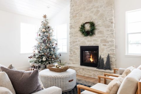Proof that Sometimes Less is More when it Comes to Christmas Decor